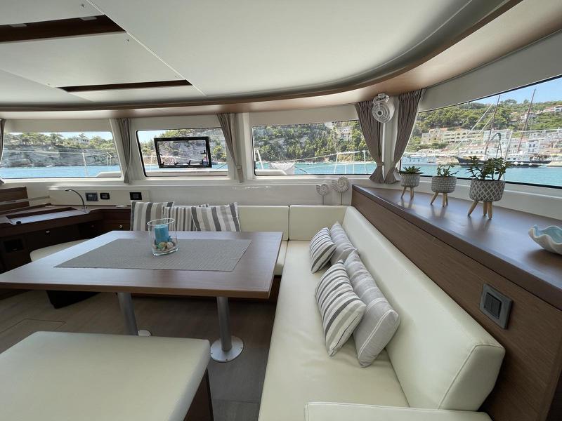 Book yachts online - catamaran - Lagoon 46 - Grand Blue - rent