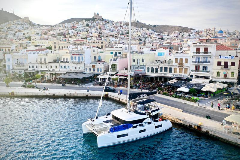 Book yachts online - catamaran - Lagoon 46 - KeYMA - rent