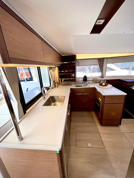 Book yachts online - catamaran - Lagoon 46 - KeYMA - rent