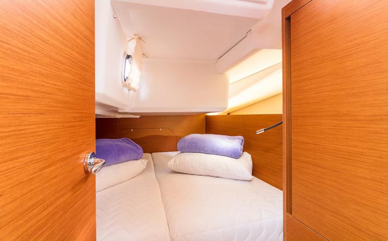 Book yachts online - sailboat - Sun Odyssey 440 - Marilyn - rent