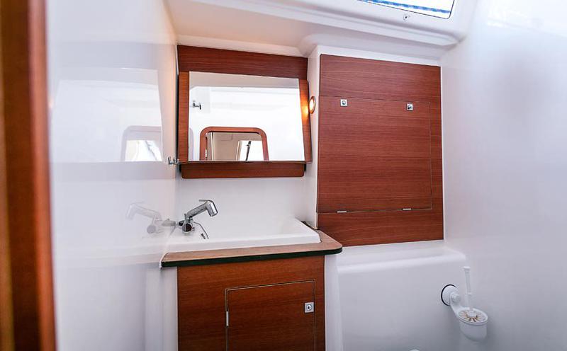 Book yachts online - sailboat - Dufour 460 Grand Large - Barbara - rent