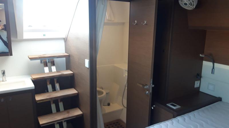 Book yachts online - catamaran - Lagoon 52F - Cala Luna - air conditioned - - rent