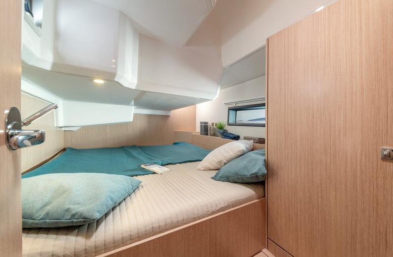 Book yachts online - sailboat - Bavaria C42 - No Name N - rent