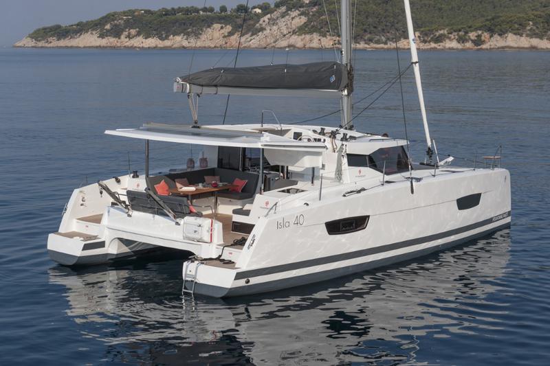 Book yachts online - catamaran - Isla 40 - SAILOR VENUS  - rent