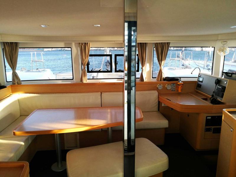 Book yachts online - catamaran - Lagoon 42 - hanselli - rent