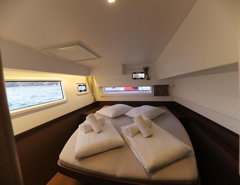 Book yachts online - catamaran - Lagoon 42 - Odessa - rent