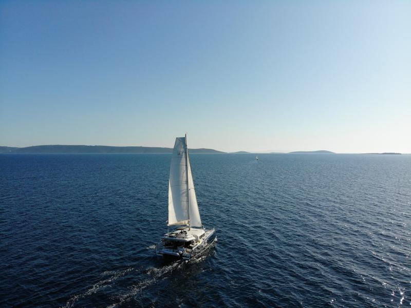 Book yachts online - catamaran - Dufour 48 Catamaran - NN 1 - BLUE HULL, AC+GEN., UNDERWATER LIGHTS - rent