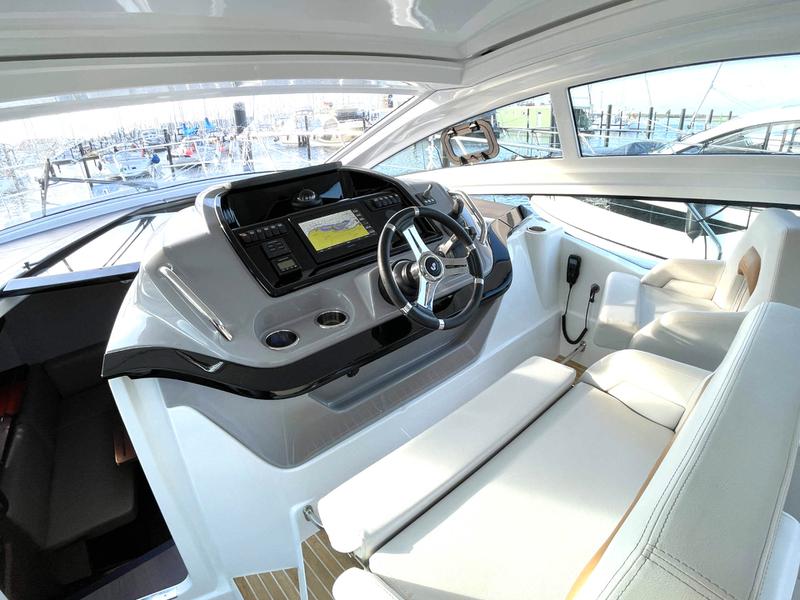 Book yachts online - motorboat - Beneteau GT 40 - Midnight - rent