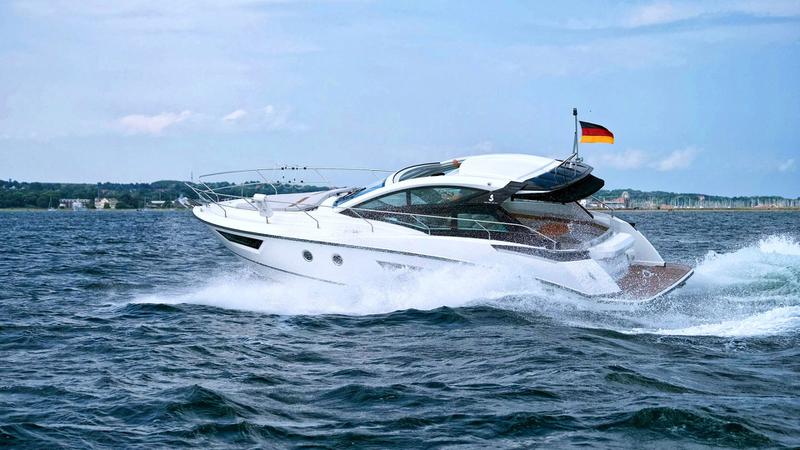 Book yachts online - motorboat - Beneteau GT 40 - Midnight - rent