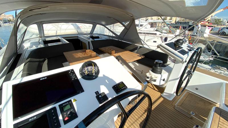 Book yachts online - sailboat - Hanse 548 - Endiva - rent