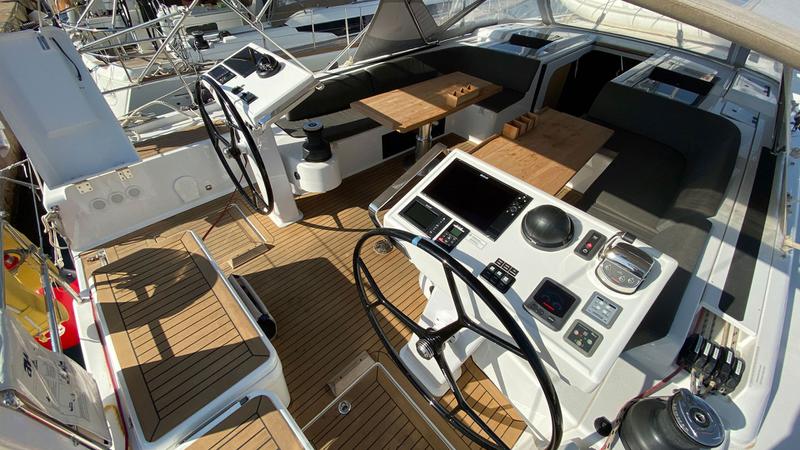 Book yachts online - sailboat - Hanse 548 - Endiva - rent