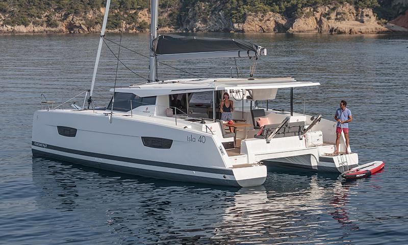Book yachts online - catamaran - Fountaine Pajot Isla 40 - Isla (Wm+Solar Pan) - rent