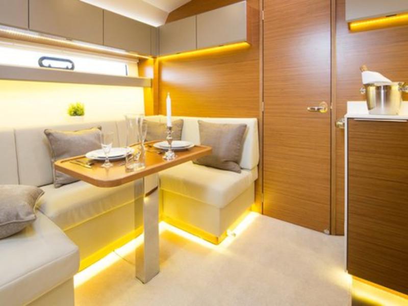 Book yachts online - motorboat - Bavaria S40 Coupe - Arcadia - rent