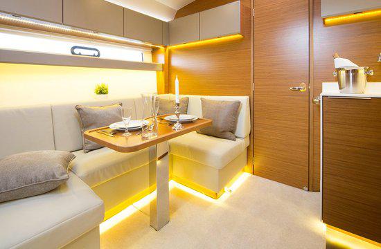 Book yachts online - motorboat - Bavaria S40 Coupe - Arcadia - rent