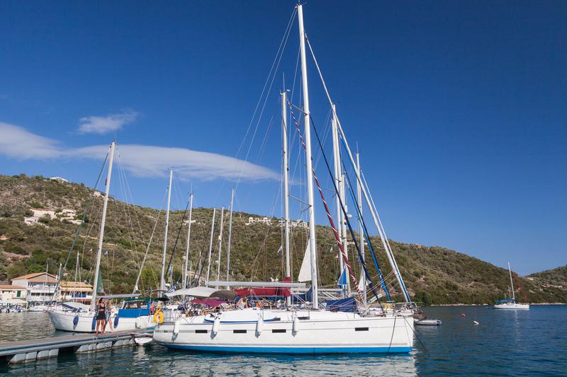 Book yachts online - sailboat - Bavaria 40 Cruiser - Vasiliki - rent