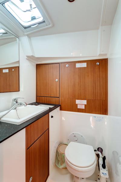 Book yachts online - sailboat - Bavaria 40 Cruiser - Vasiliki - rent