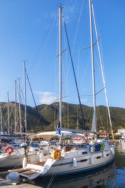 Book yachts online - sailboat - Bavaria 40 Cruiser - Vasiliki - rent