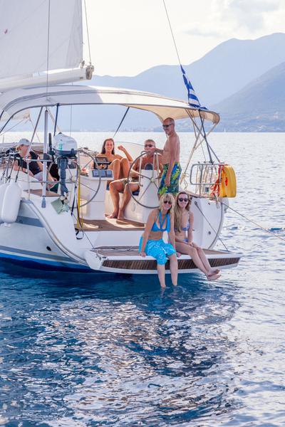 Book yachts online - sailboat - Bavaria 40 Cruiser - Vasiliki - rent