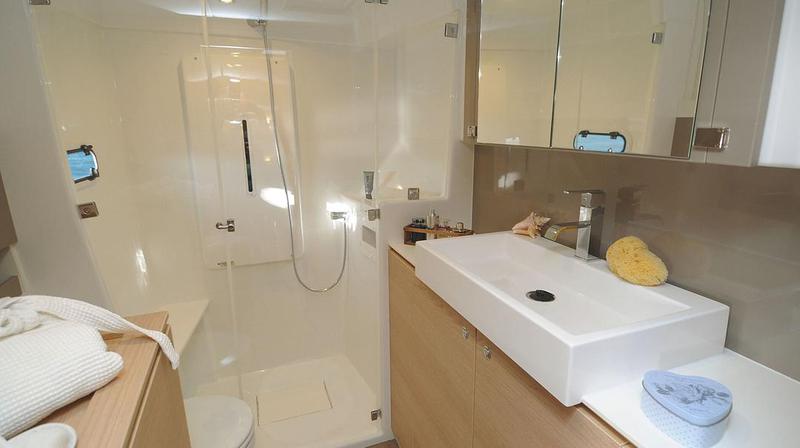 Book yachts online - catamaran - Bali 4.1/4WC - PRES- BB4-20-G - rent