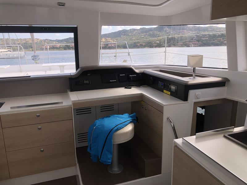 Book yachts online - catamaran - Bali 4.3 - Hogwarts - rent