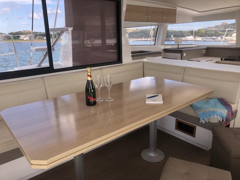 Book yachts online - catamaran - Bali 4.3 - Hogwarts - rent