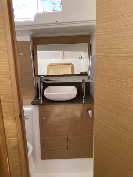 Book yachts online - sailboat - Dufour 390 Grand Large - Pixie - rent