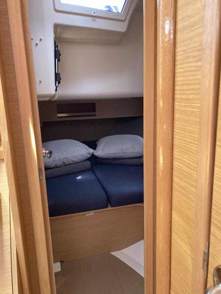 Book yachts online - sailboat - Dufour 390 Grand Large - Pixie - rent