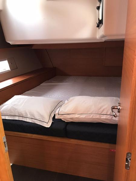 Book yachts online - sailboat - Dufour 470 Owner's version - Euphorbia - rent