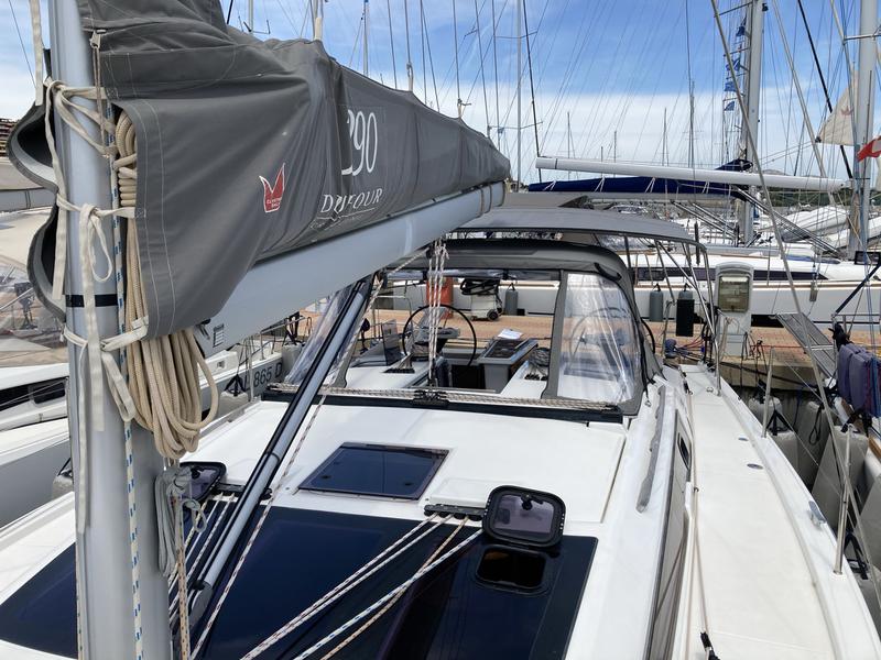 Book yachts online - sailboat - Dufour 390 Grand Large - Molesta - rent