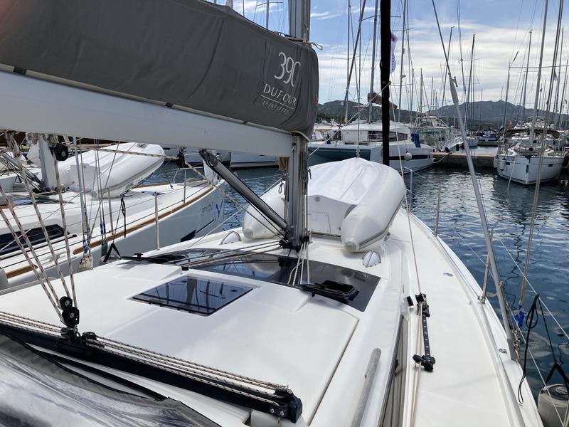 Book yachts online - sailboat - Dufour 390 Grand Large - Molesta - rent
