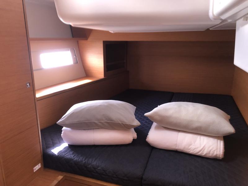 Book yachts online - sailboat - Dufour 530 Owner's version - Gringott - rent