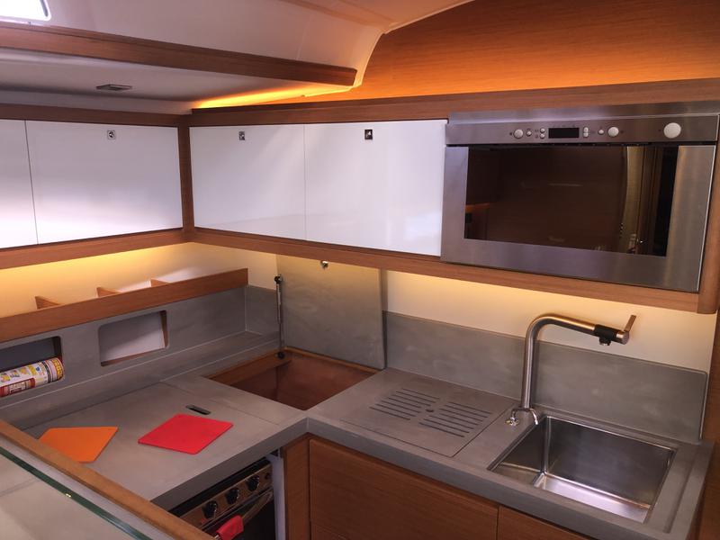 Book yachts online - sailboat - Dufour 530 Owner's version - Gringott - rent