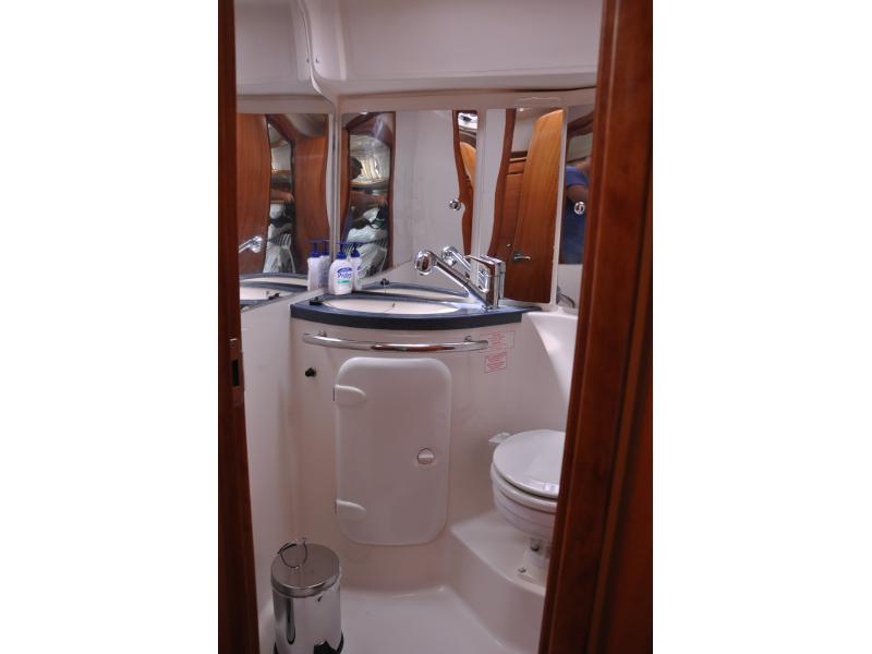 Book yachts online - sailboat - Bavaria 37 Cruiser - Alara 1 - rent