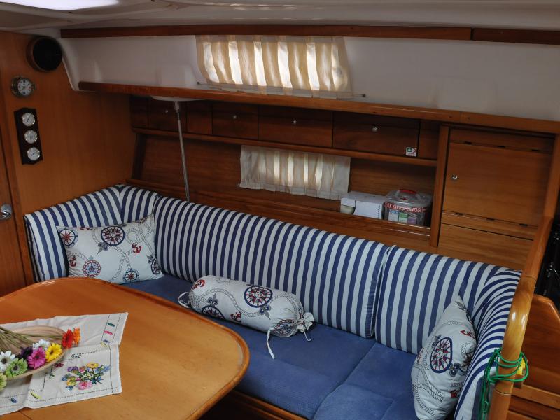 Book yachts online - sailboat - Bavaria 37 Cruiser - Alara 1 - rent