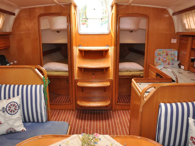 Book yachts online - sailboat - Bavaria 37 Cruiser - Alara 1 - rent