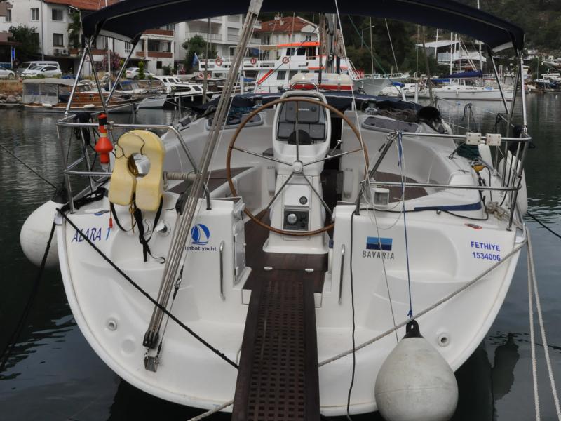 Book yachts online - sailboat - Bavaria 37 Cruiser - Alara 1 - rent