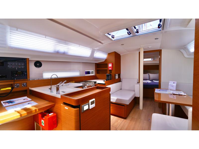 Book yachts online - sailboat - Sun Odyssey 410 - Sail Me - rent