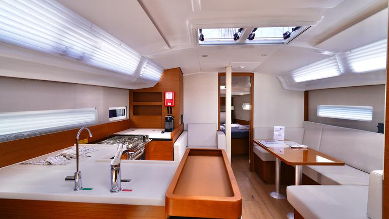 Book yachts online - sailboat - Sun Odyssey 410 - Sail Me - rent