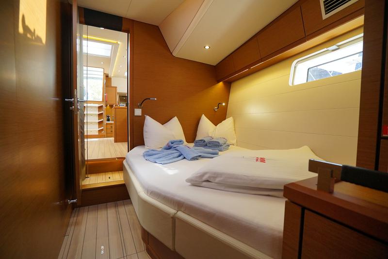 Book yachts online - sailboat - Jeanneau 64 - Freedom - rent