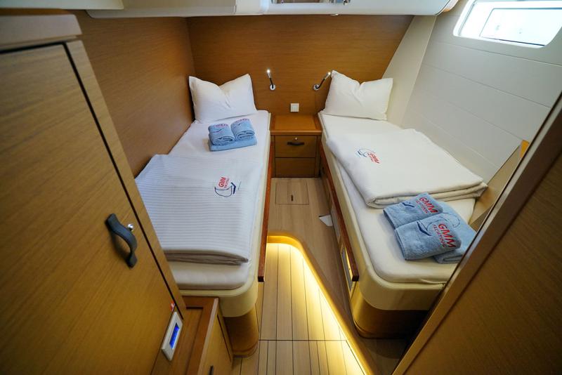 Book yachts online - sailboat - Jeanneau 64 - Freedom - rent