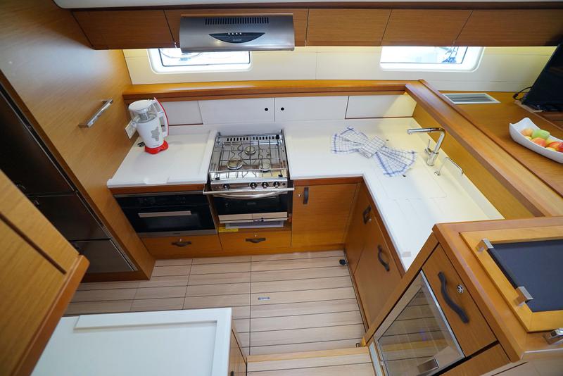 Book yachts online - sailboat - Jeanneau 64 - Freedom - rent