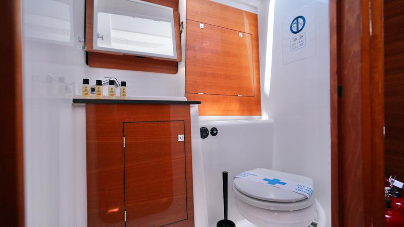 Book yachts online - sailboat - Dufour 460 Grand Large - Red Pepper - rent