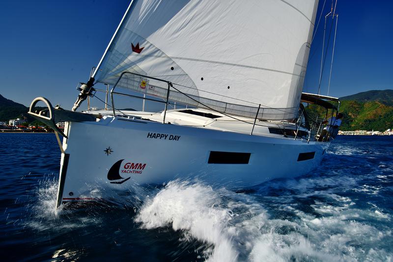 Book yachts online - sailboat - Sun Odyssey 440 - 4 Cabins - Happy Day - rent