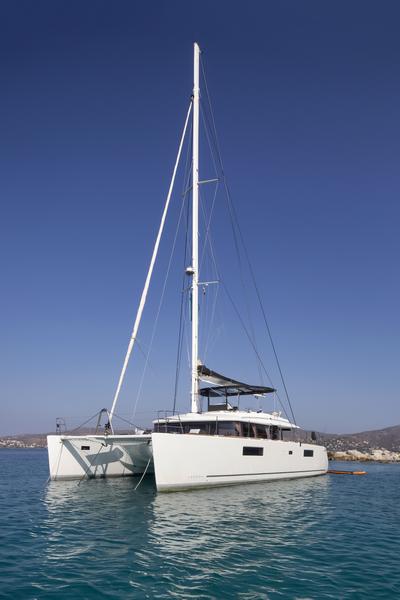Book yachts online - catamaran - Lagoon 560 S2 - BOOM - rent