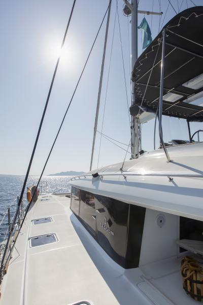 Book yachts online - catamaran - Lagoon 560 S2 - BOOM - rent