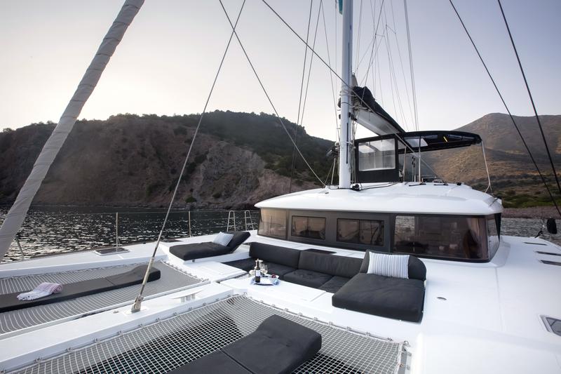 Book yachts online - catamaran - Lagoon 560 S2 - BOOM - rent