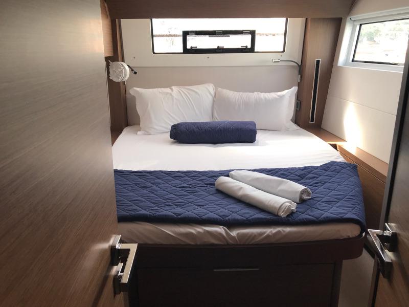 Book yachts online - catamaran - Lagoon 50 (A/C+WaterMaker+GEN) - Thor - rent