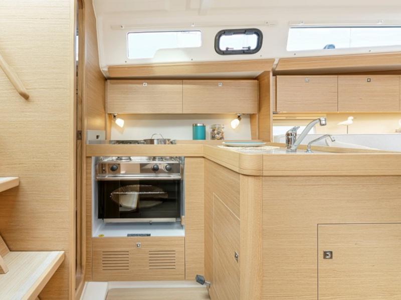 Book yachts online - sailboat - Dufour 360 3 Cabin - Gracia - rent