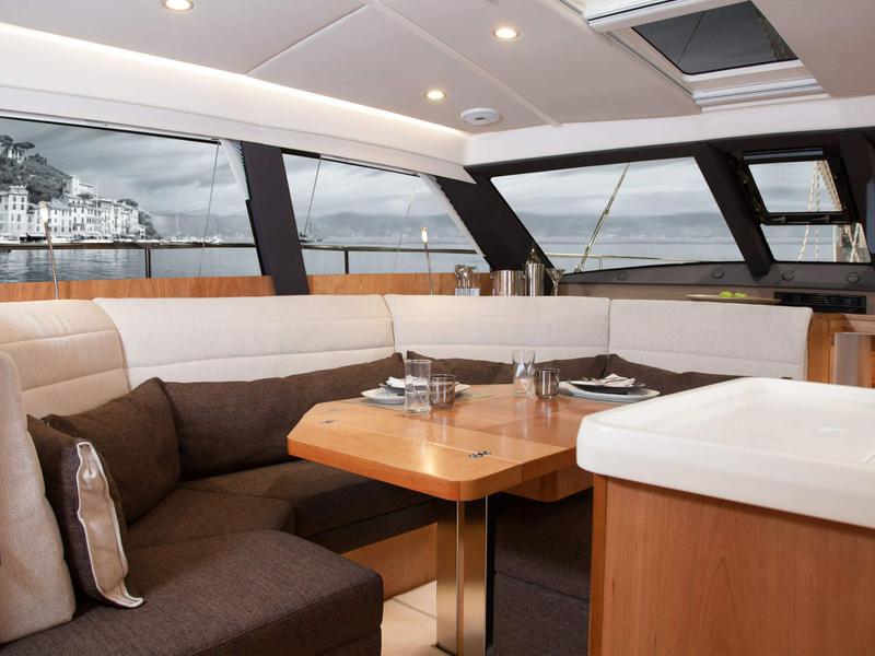Book yachts online - sailboat - Moody 54 - Adventuro - rent