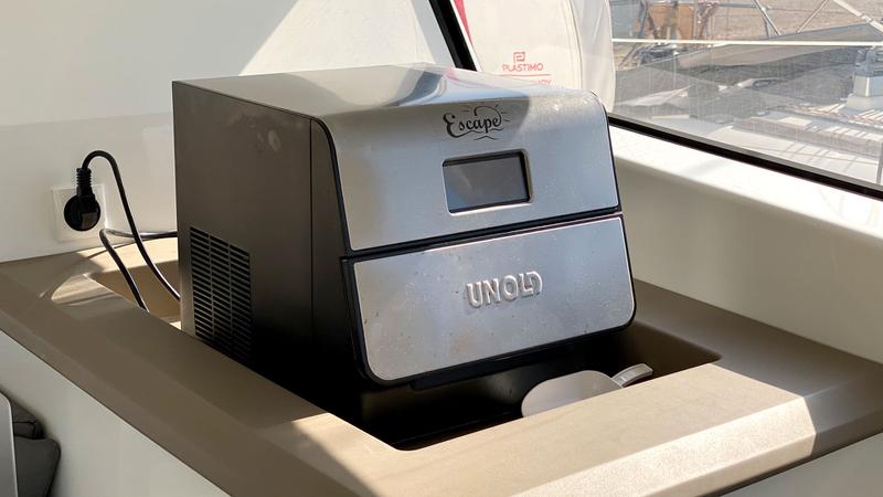 Book yachts online - catamaran - Bali 4.0 - Escape - rent